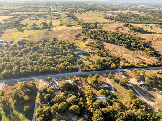 511 Salt Creek Road, Springtown, TX 76082