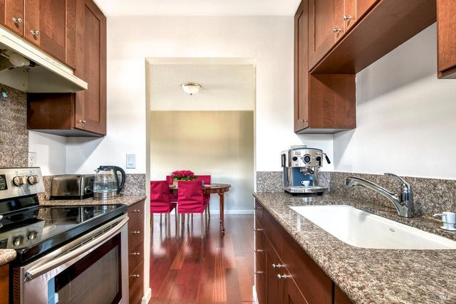 207 Bahia Pl, San Rafael, CA 94901