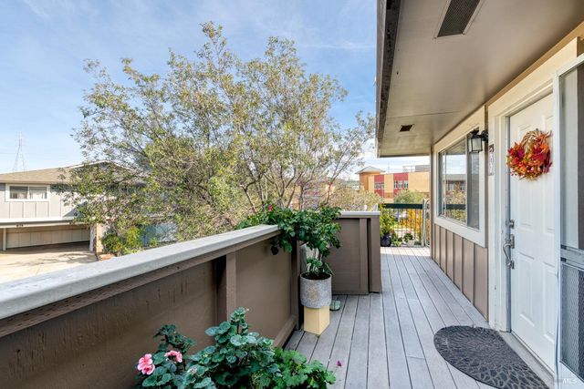 207 Bahia Pl, San Rafael, CA 94901