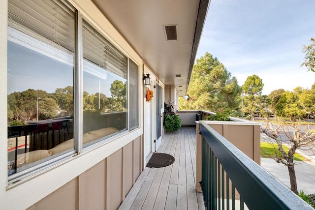 207 Bahia Pl, San Rafael, CA 94901