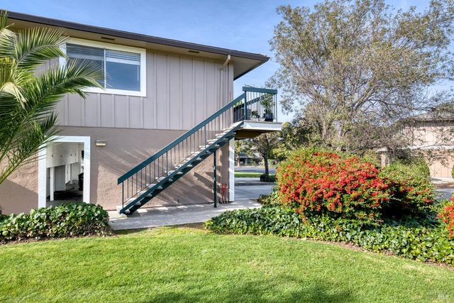 207 Bahia Pl, San Rafael, CA 94901