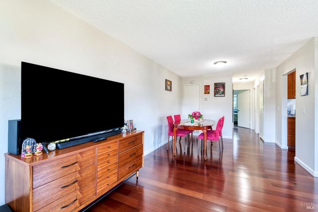 207 Bahia Pl, San Rafael, CA 94901