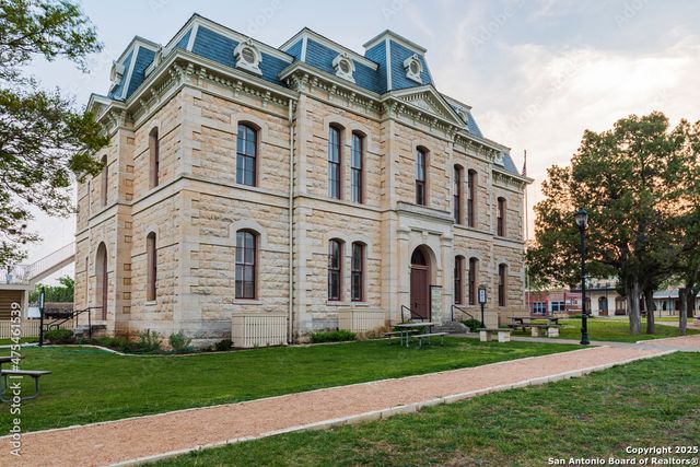 101 Eli Chandler, Blanco, TX 78606