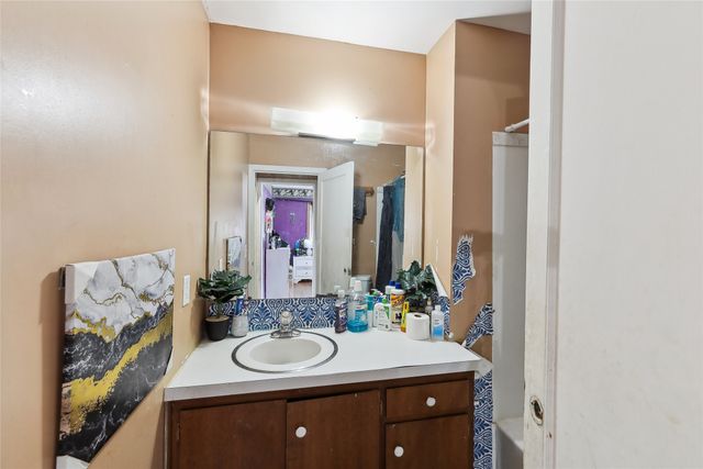 3845 51st Street, Des Moines, IA 50310