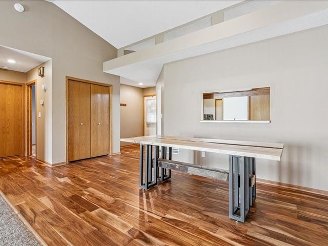 1365 Daleview Drive B, Marion, IA 52302