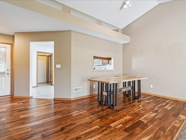 1365 Daleview Drive B, Marion, IA 52302