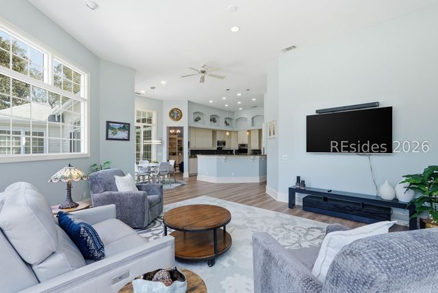 8 Sheldon Ln, Hilton Head Island, SC 29926