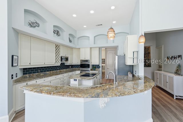 8 Sheldon Ln, Hilton Head Island, SC 29926