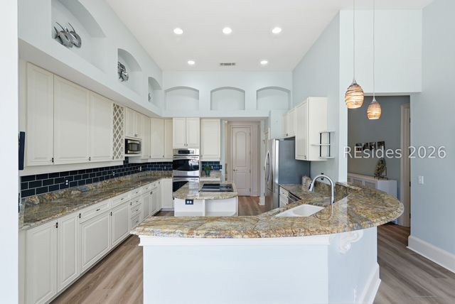 8 Sheldon Ln, Hilton Head Island, SC 29926