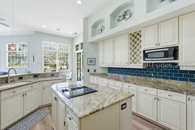 8 Sheldon Ln, Hilton Head Island, SC 29926