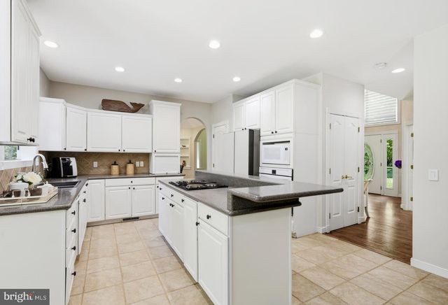 14 FAIRWAY IS, Grasonville, MD 21638