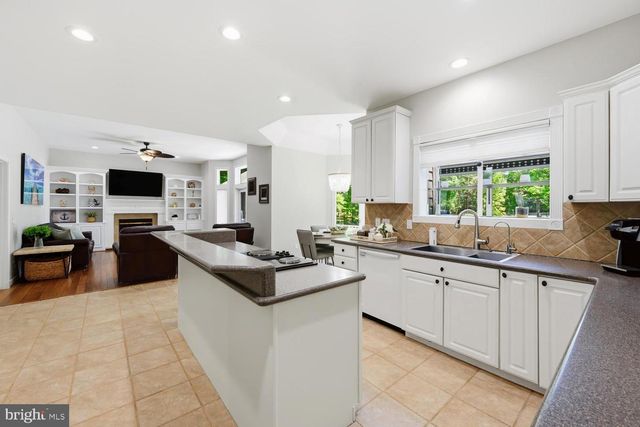 14 FAIRWAY IS, Grasonville, MD 21638