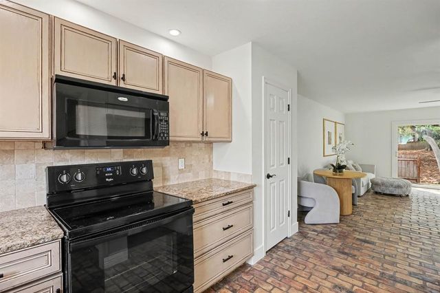 520 W Greenlea Chase, Oklahoma City, OK 73170