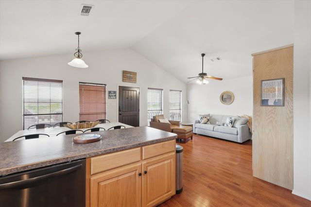 186 W Hells Gate Drive, Strawn, TX 76475