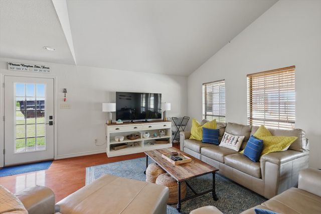 186 W Hells Gate Drive, Strawn, TX 76475