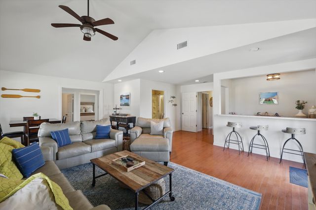 186 W Hells Gate Drive, Strawn, TX 76475