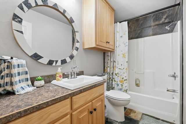 186 W Hells Gate Drive, Strawn, TX 76475