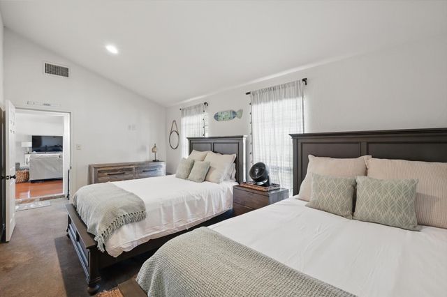 186 W Hells Gate Drive, Strawn, TX 76475