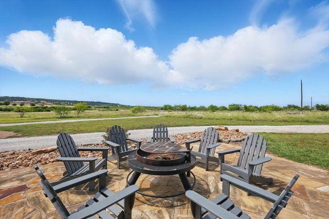 186 W Hells Gate Drive, Strawn, TX 76475