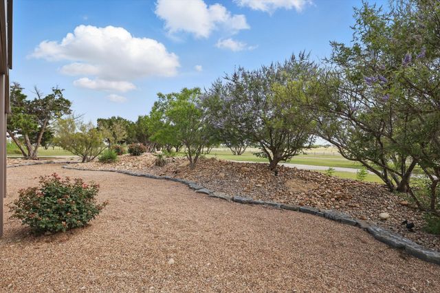 186 W Hells Gate Drive, Strawn, TX 76475
