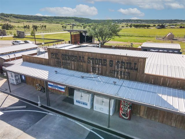 186 W Hells Gate Drive, Strawn, TX 76475