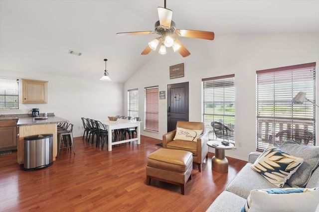 186 W Hells Gate Drive, Strawn, TX 76475