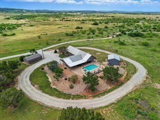 186 W Hells Gate Drive, Strawn, TX 76475