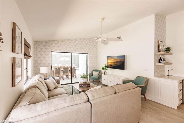 842 99th AVE N, Naples, FL 34108