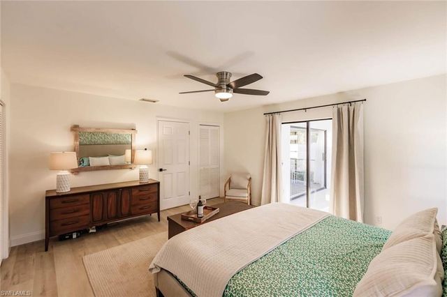 842 99th AVE N, Naples, FL 34108