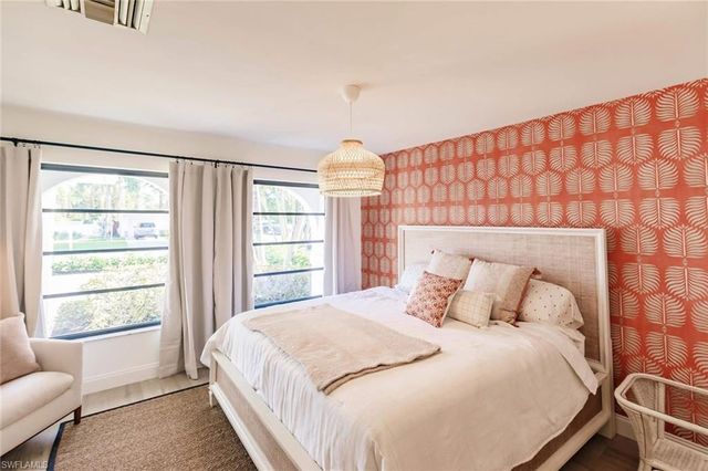 842 99th AVE N, Naples, FL 34108