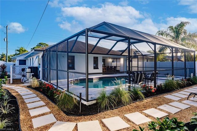 842 99th AVE N, Naples, FL 34108