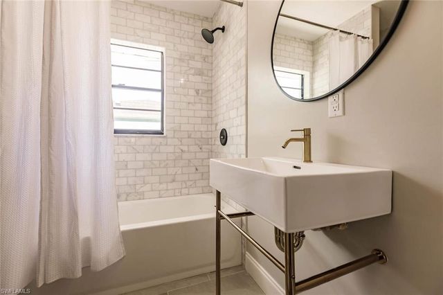 842 99th AVE N, Naples, FL 34108