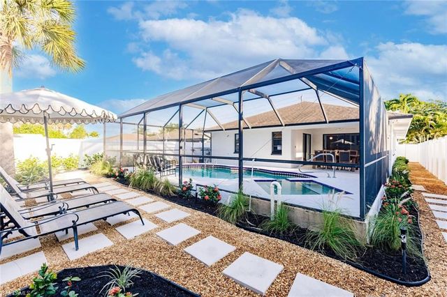 842 99th AVE N, Naples, FL 34108