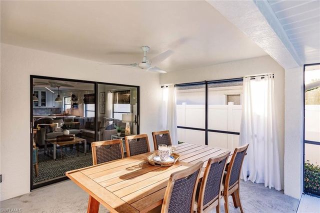 842 99th AVE N, Naples, FL 34108