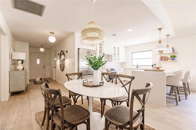 842 99th AVE N, Naples, FL 34108