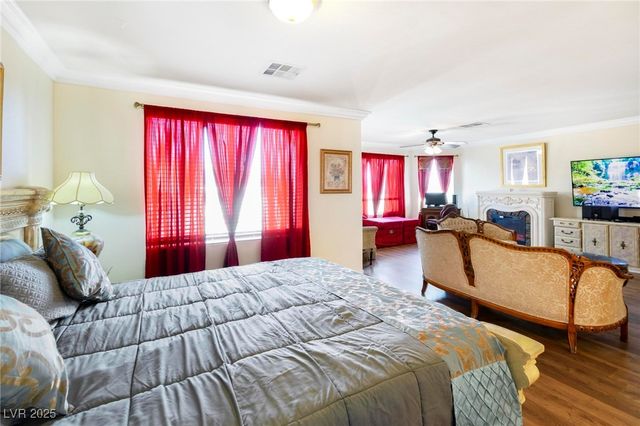 7682 Calm Passage Court, Las Vegas, NV 89139