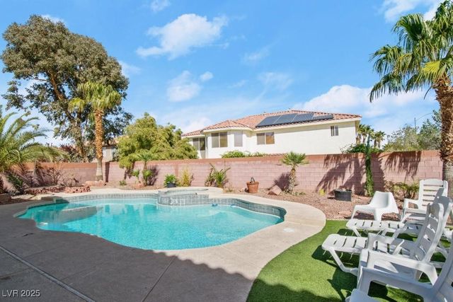 7682 Calm Passage Court, Las Vegas, NV 89139