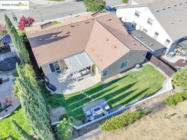 2107 Chicory Dr, Oakley, CA 94561
