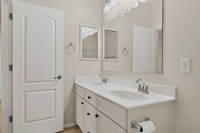 629 Palo Alto Drive NE, Rio Rancho, NM 87124
