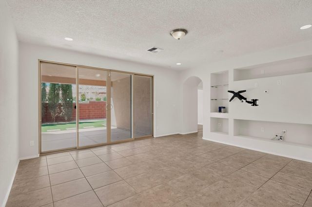 629 Palo Alto Drive NE, Rio Rancho, NM 87124