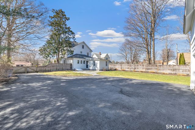 5940 Main Street, Trumbull, CT 06611