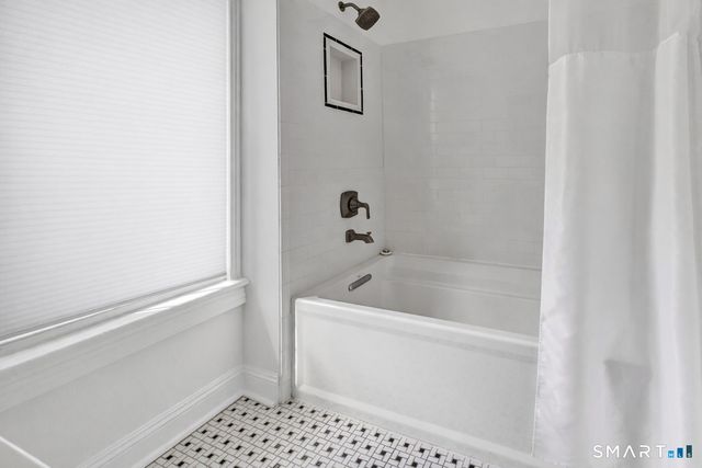 5940 Main Street, Trumbull, CT 06611