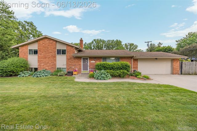 24100 Alpine Street, Clinton Charter Township, MI 48036