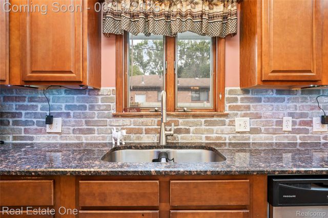 24100 Alpine Street, Clinton Charter Township, MI 48036
