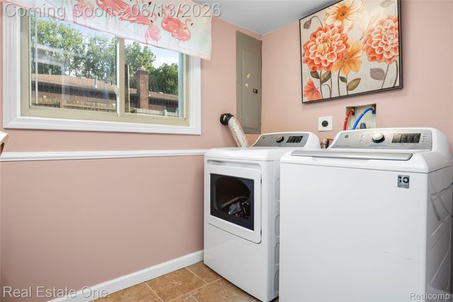 24100 Alpine Street, Clinton Charter Township, MI 48036
