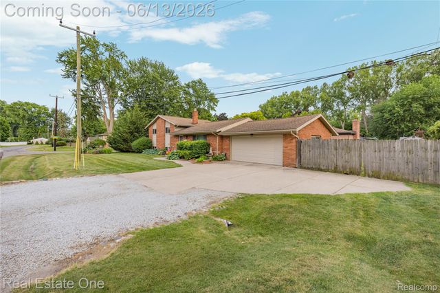 24100 Alpine Street, Clinton Charter Township, MI 48036