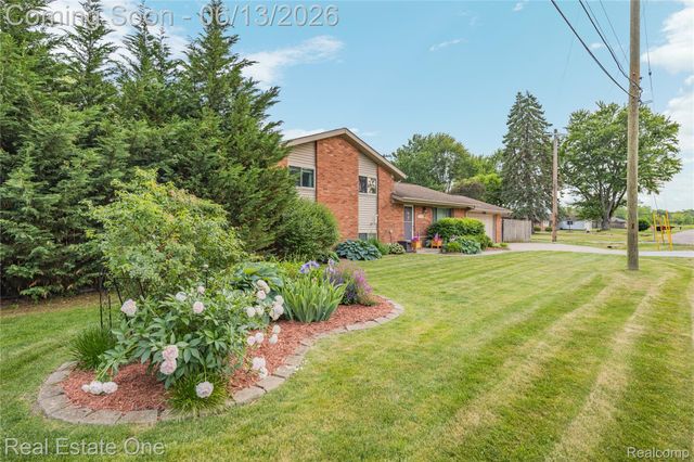 24100 Alpine Street, Clinton Charter Township, MI 48036