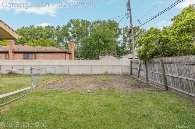 24100 Alpine Street, Clinton Charter Township, MI 48036