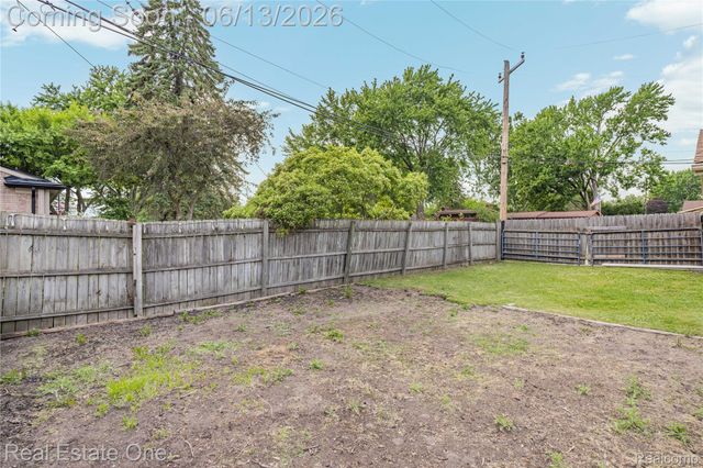 24100 Alpine Street, Clinton Charter Township, MI 48036