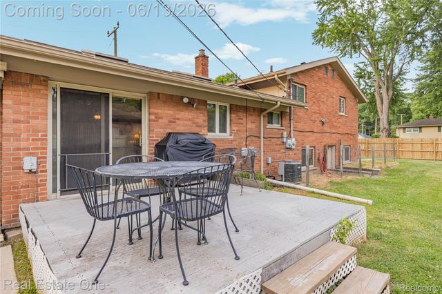 24100 Alpine Street, Clinton Charter Township, MI 48036
